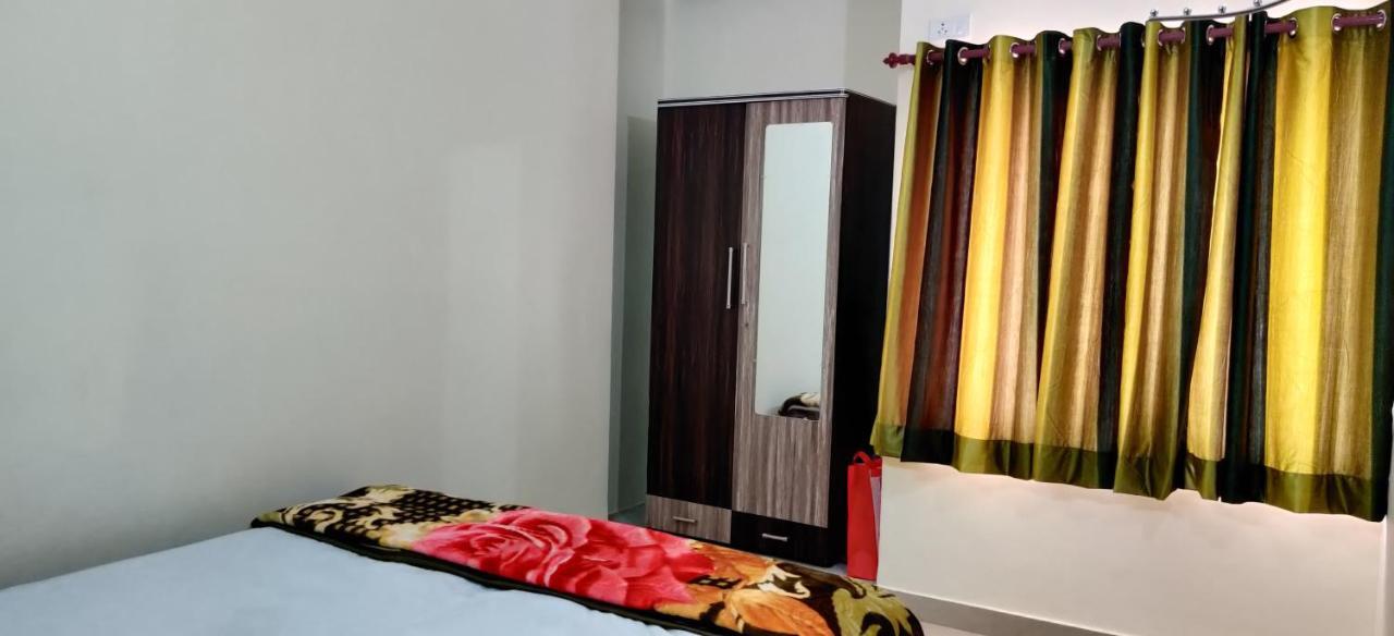 Pretty Garden View Apartment 3Bhk Furnished Flat Near Kashi Vishwanath Temple Varanasi Exterior foto